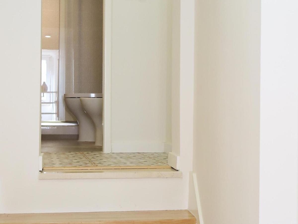 Historic Alfama Apt With Modern Style Lisboa Exteriör bild